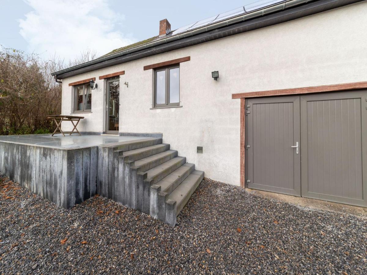 Pretty Holiday Home Near Durbuy And La Roche Erezee Exterior photo